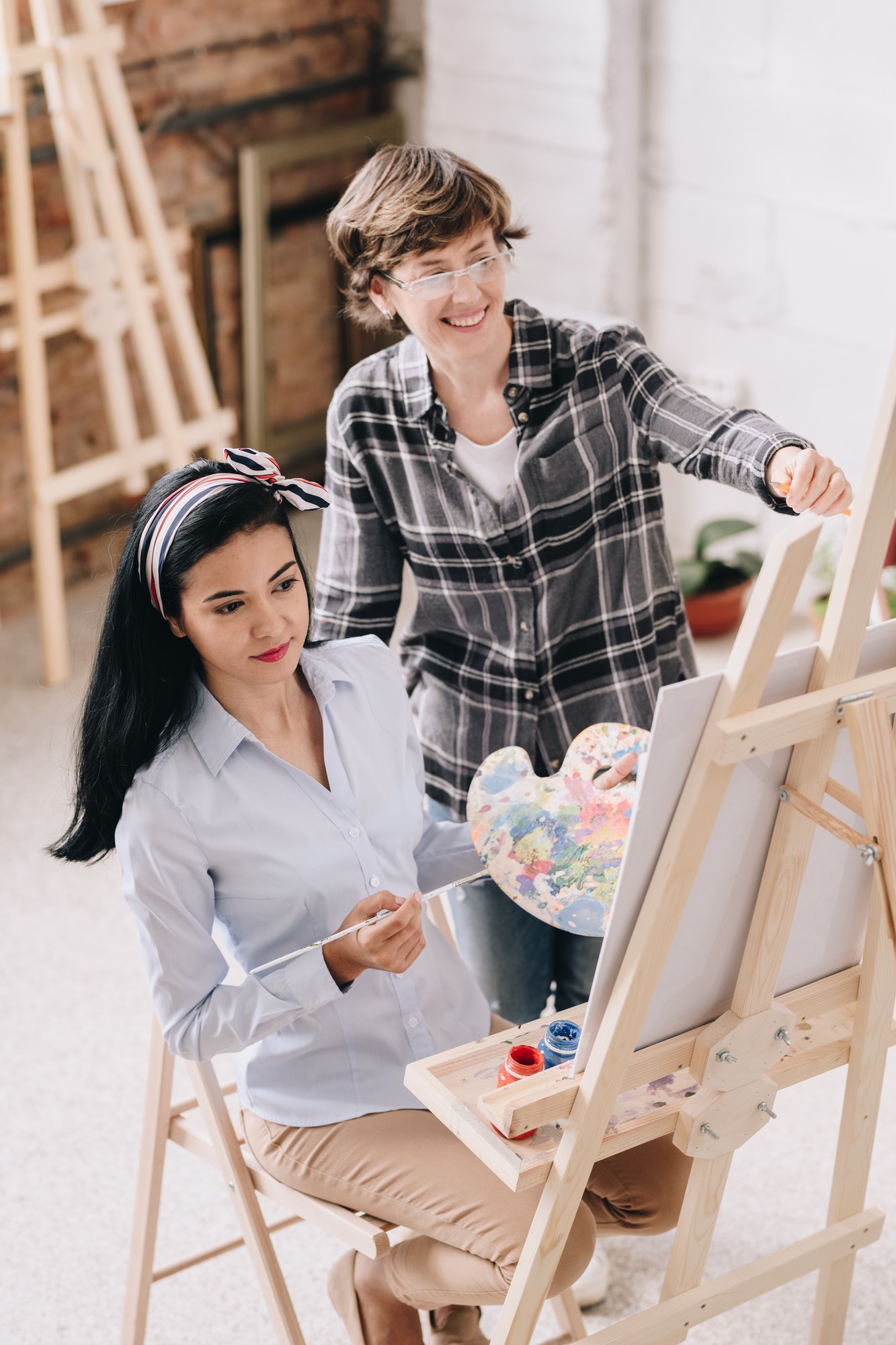 young-woman-in-art-class.jpg